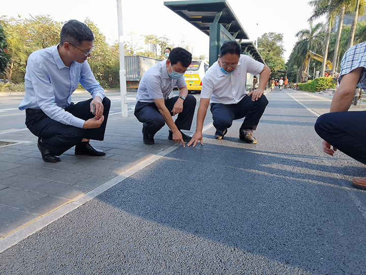 11.30行走检查辖区周边道路小修工程及设施管养情况-配图.jpg