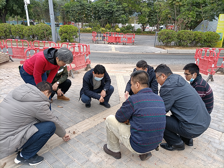 20201218深圳市交通运输局龙岗管理局行走检查辖区道路综治工程及北通道监控中心改造工程情况.jpg