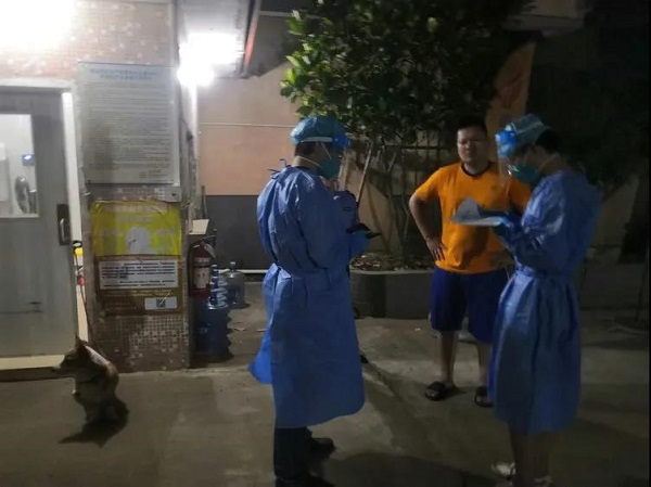 我会第一批支援疫情防控一线工作人员在园山街道安良社区福坑路片区逐厂上门核实员工核酸检测情况，凌晨一点多钟提前圆满完成任务.jpg