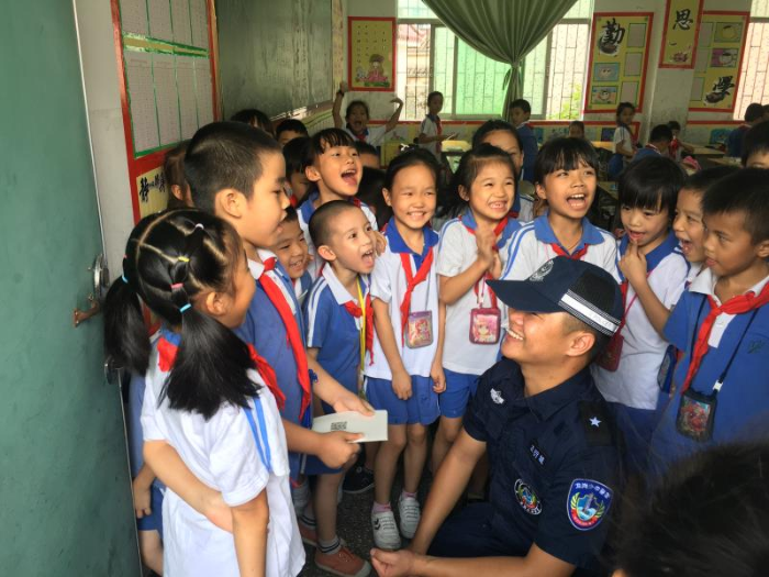 一堂网课 + 一封信 深圳市龙岗警方为全区40万青少年学生的暑假安全保驾护航