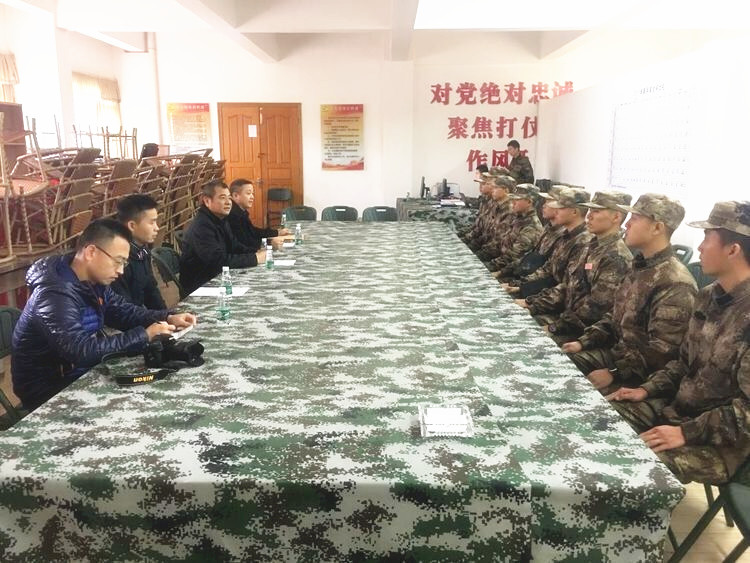 慰问组与龙岗籍新兵座谈