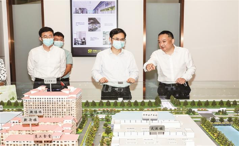 龙岗区委书记张礼卫率队走访服务企业