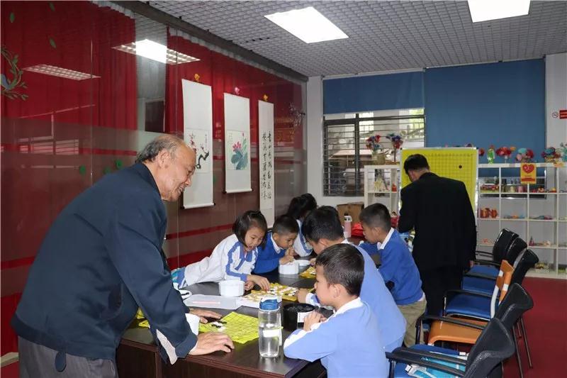 △“四点半学校”围棋教学课堂