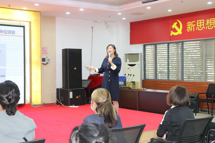 中医康复进社区，织牢织密健康网——怡锦社区开展中医康复活动 (2).jpg