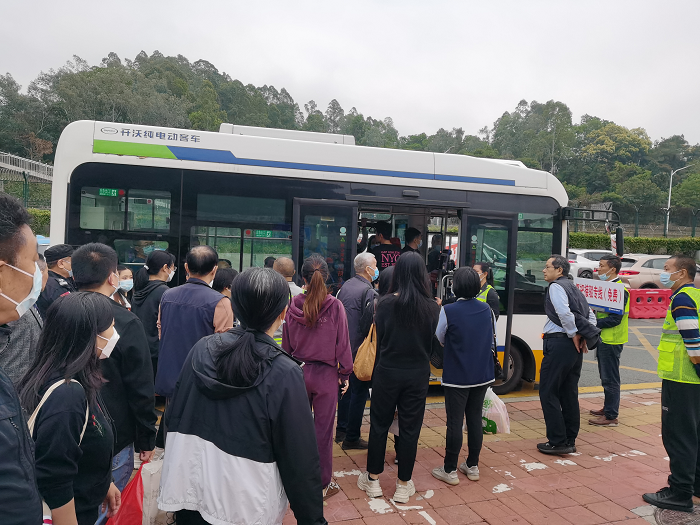 龙岗管理局全力保障清明祭扫出行.png