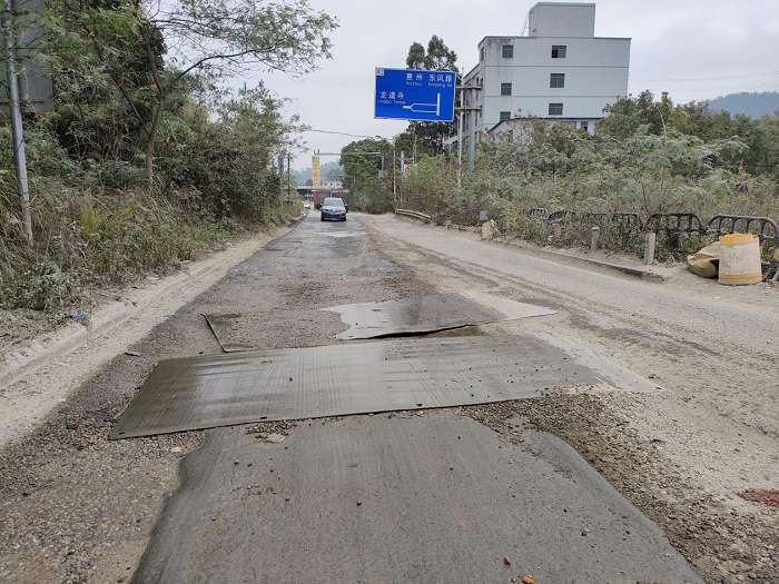 重拳整治道路坑洼，筑牢通行安全防线2.png