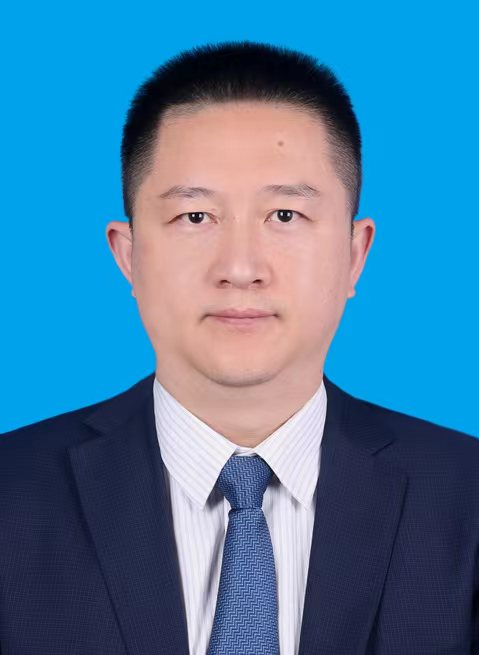 丁正红：开云手机web版登录入口政府党组成员、副区长