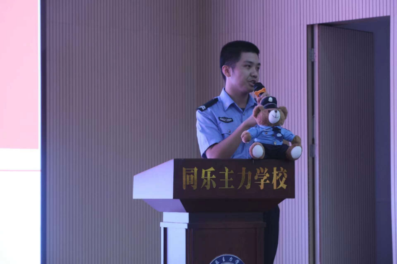 主力学校普法宣传.jpg